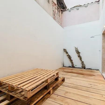 Charming 1 Bedroom Near Bairro Alto