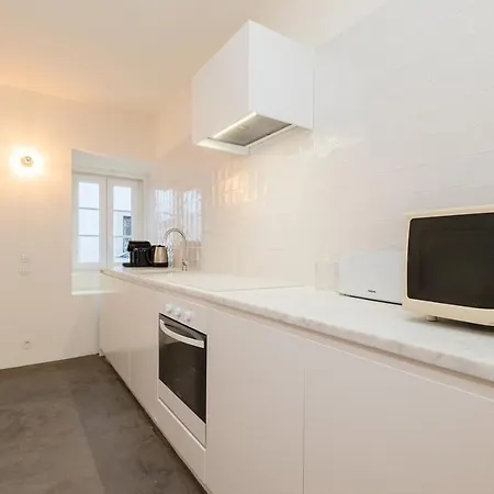 Charming 1 Bedroom Near Bairro Alto Appartement *
