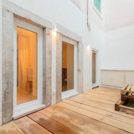 Charming 1 Bedroom Near Bairro Alto